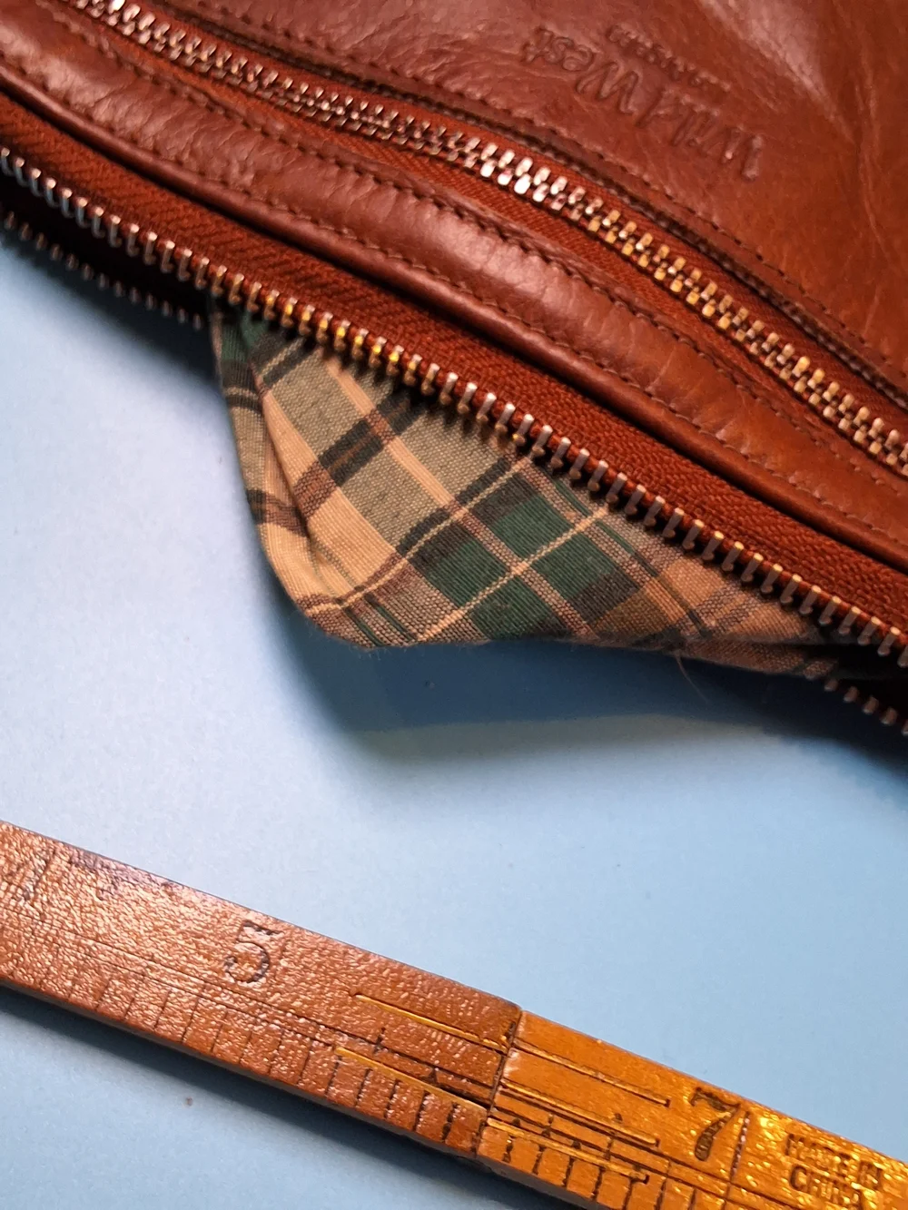 WildWest Leather Zip Wallet in Warm Cognac